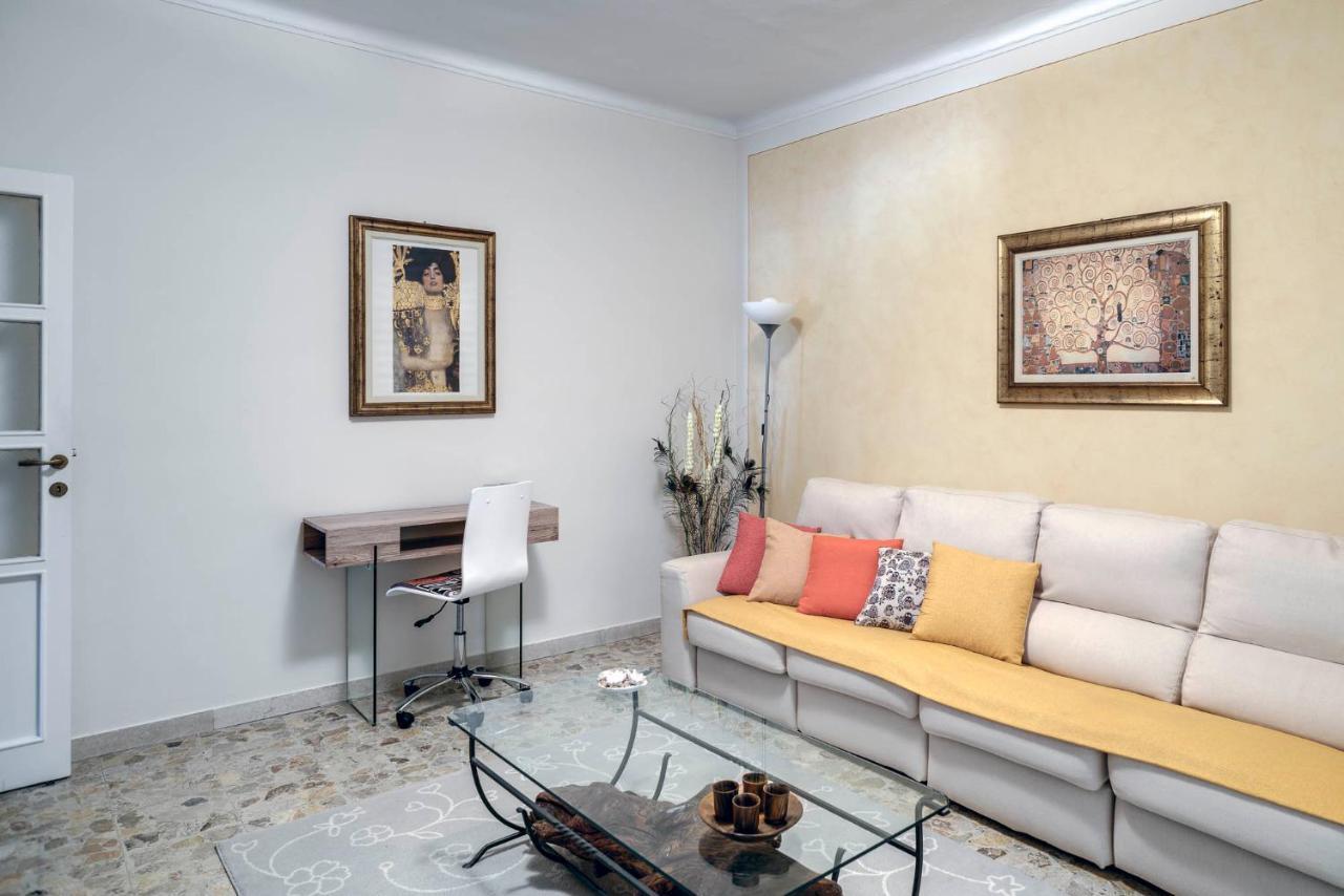 Sentirsi A Casa, Lontano Da Casa-Feel At Home Away From Home Caronno Pertusella Buitenkant foto